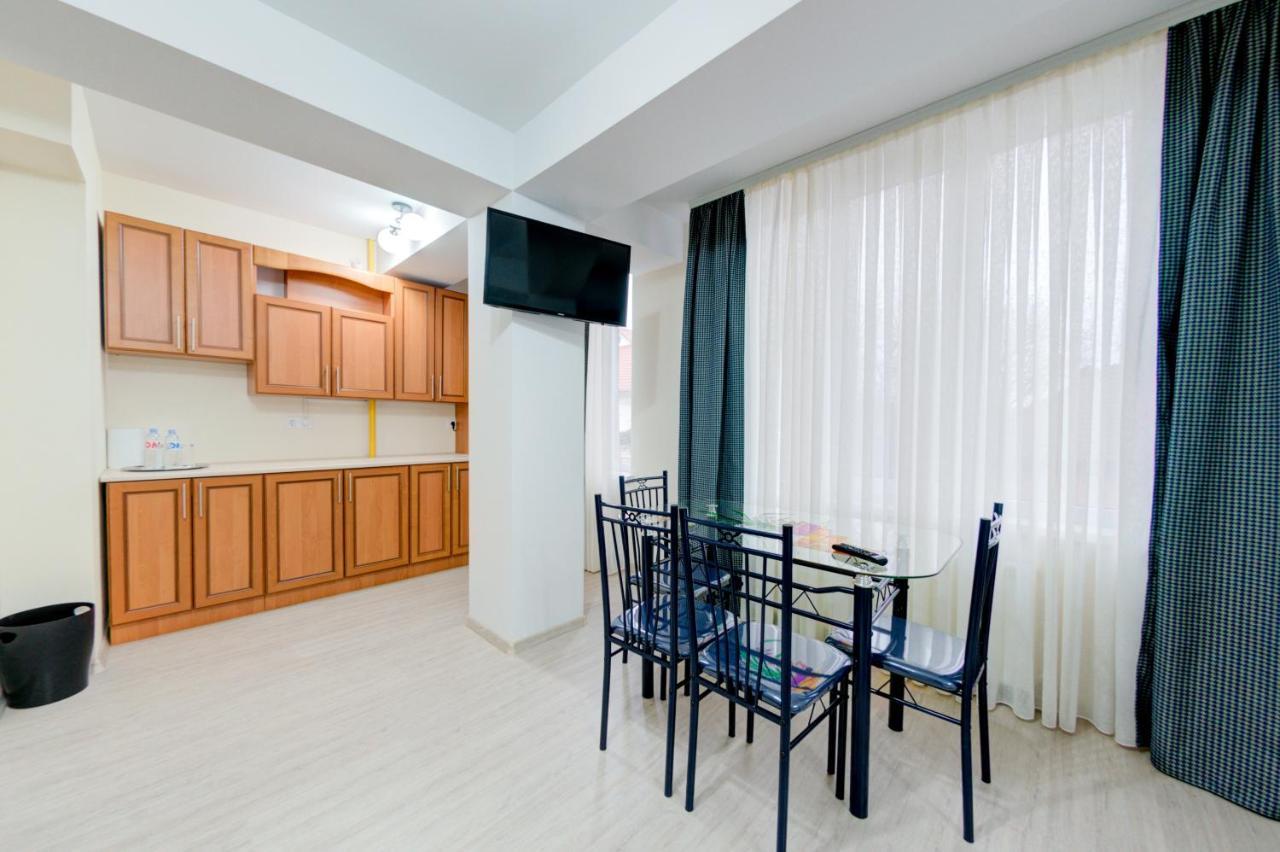 Catherine Hotel Chisinau Eksteriør bilde